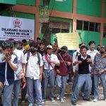 Puluhan Warga Parung Dengdek Wanaherang,Menolak Dengan Adanya Pemasangan Plang Oleh Pihak KPRI-1